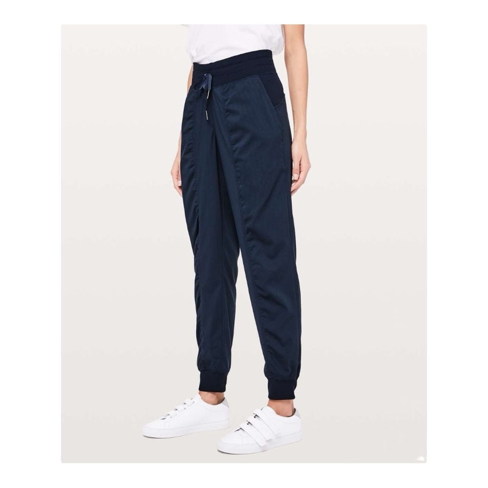 Lululemon Dance Studio Jogger 29” in True Navy (Size 0)